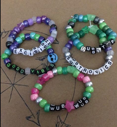 Handmade Dubstep Rave Kandi Bracelets - 5 Bracelets -Excision -Good Vibes -Wub Wub -Dubstep  -Subtronics *Bracelets might be slightly different than picture, but only slightly.  Each one is handmade for orders. Edc Bracelets Ideas, Kandi Sayings Rave, Subtronics Kandi, Candy Bracelet Ideas, Rave Bracelets Ideas, Excision Kandi, Kandi Phrases, Rave Kandi Bracelets, Kandi Bracelets Rave