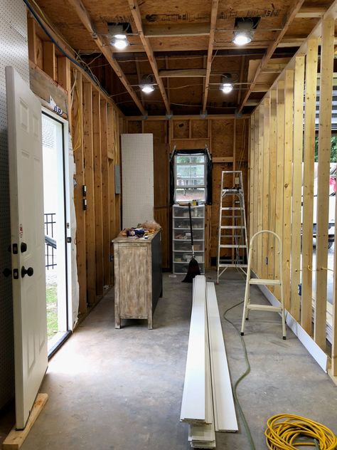 Carve out a space in the garage for a small home office. Small Garage Office, Garage Office Ideas Layout, Garage Office Ideas, Dream Office Space, Garage To Living Space, Small Garage, Garage Remodel, A Small House, Small Home Offices