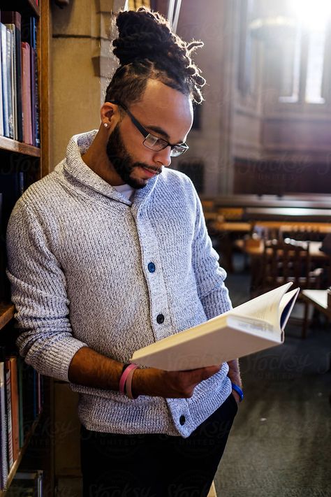 Library Photo Shoot Men, College Professor Outfit Men, Library Shoot, Preppy Boy, Library Photo Shoot, Men Reading, Men's Study, College Night, Character Styles