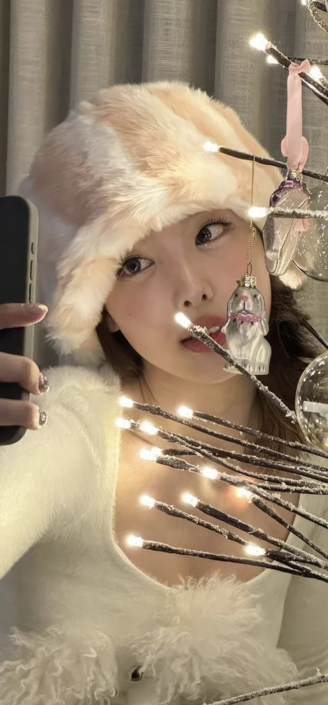 Twice Wallpaper, New Year Wallpaper, Black Hair Kpop, Photo Editing Techniques, Nayeon Twice, Christmas Icons, Im Nayeon, Crochet Flower Tutorial, Kids Icon