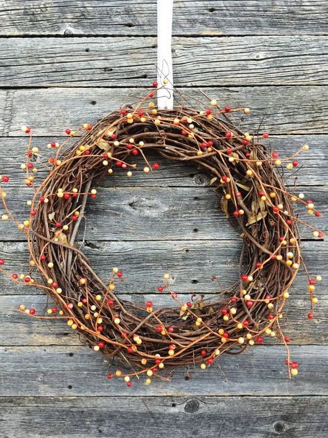 5 Minute Fall Berry Wreath Fall Yarn Wreaths, Neutral Fall Decor Ideas, Wreath Centerpieces, Vine Wreaths, Wreath For Christmas, Grass Wreath, Fall Leaf Wreaths, Pumpkin Candy Corn, Fall Wreath For Front Door