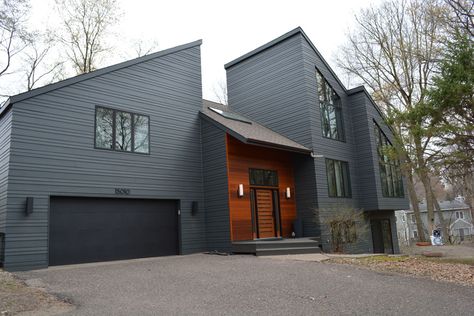 Iron Gray Hardie Siding Black Windows, James Hardie Iron Gray, Hardie Board House, Hardie Shingle Siding, Hardie Board Siding, Grey Siding, James Hardie Siding, Gray House Exterior, Hardie Siding