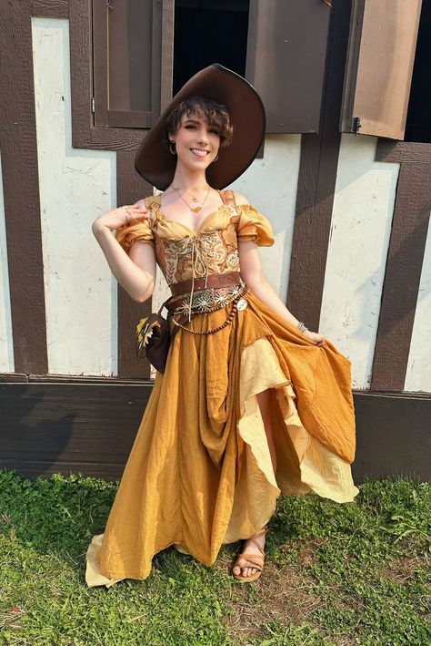 Sun Cosplay Outfit, Sun Inspired Fantasy Outfit, Ren Faire Costume Yellow, Sun Goddess Cosplay, Brown Ren Faire Vest, Ren Faire Outfits, Outfit Inspirations, Clothes