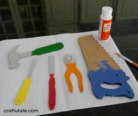 Father's Day Tool Craft Tool Crafts For Kids, Diy Father's Day Gifts From Baby, Tool Crafts, Flower Wall Hanging Decor, Room Hanging Decor, Diy Paper Wall Hanging, Tools Theme, Wall Hanging Ideas, Father's Day Activities