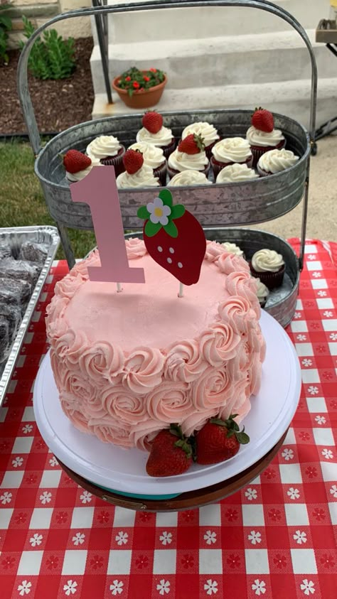 Diy Smash Cake Strawberry, Diy Strawberry Smash Cake, Raspberry Smash Cake, Sweet One First Birthday Sheet Cake, Strawberry Birthday Smash Cake, Berry First Cupcakes, Smash Cake Strawberry First Birthdays, Berry Sweet 1st Birthday Smash Cake, Berry First Birthday Sheet Cake