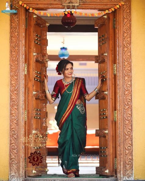 Ilkal Saree Photoshoot, Traditional Maternity Shoot, Painting Poses, Ilkal Saree, Webpage Design Layout, Maharashtrian Saree, Madisar Saree, Saree Pose, Main Doors