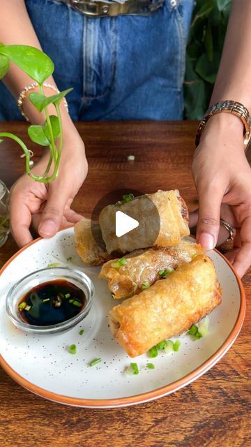 Chef Kirti Bhoutika on Instagram: "Get ready for a crispy delight with these super crispy fried spring rolls! Made for lunch with a delicious filling of tofu and veggies, these spring rolls have an extra crunch thanks to a special hack: soaking the rice paper in beer before deep frying. Trust me, you won’t want to miss this! ❤️✔️  Full recipe in caption! 🤤  [crispy spring rolls, tofu spring rolls, veggie spring rolls, beer-soaked rice paper, deep-fried spring rolls]" Spring Roll With Rice Paper, Spring Roll Filling Recipes, Shrimp Rice Paper Rolls Fried, Spring Roll Rice Paper, Crispy Shrimp Rice Paper Rolls, Rice Paper Spring Rolls Fried, Rice Paper Rolls Fried, Fried Spring Rolls Rice Paper, Fried Rice Paper Rolls