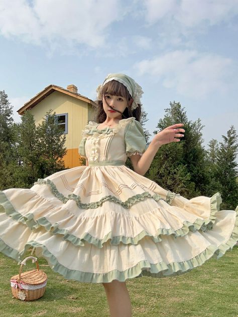 Vestidos Country, Mode Country, Country Lolita, Spider Costume, Girls Ruffle Dress, Y2k Girls, Shoot Poses, Op Dress, Lolita Outfits