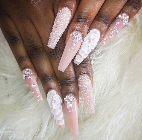 Instagram @_nais_nails 👑Pinterest @ᑕɾσωиєđᒪιвɾå👑 Emerald Green And Rose Pink Wedding, Sage Green And Rose Gold Nails, Wedding Nail Designs For Bride, Tea Party Nails, Wedding Day Nails, Nails Prom, Wedding Dresses Cinderella, Wedding Nails Design, Tiffany Wedding