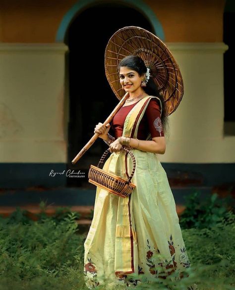 Onam Photography, Onam Photoshoot Ideas, Onam Pictures, Dhavani Set, Onam Photos, Onam Outfits Ideas, Kerala Girl, Onam Outfits, Indian Culture And Tradition