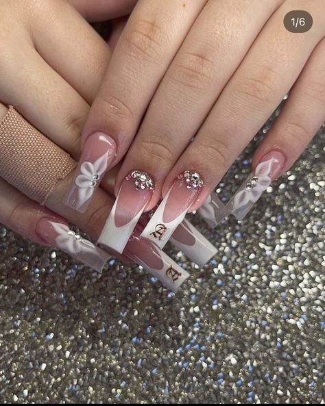 Nail With Initial Ideas, Long Nails With Letters Initials, Gold Initial Nails, Nails With Ur Bf Initials, Nails Acrylic J Initial, Nails With D Initials Acrylic, Nails With Initial On Ring Finger, A Initial On Nails, Nail Inspo With J Initial