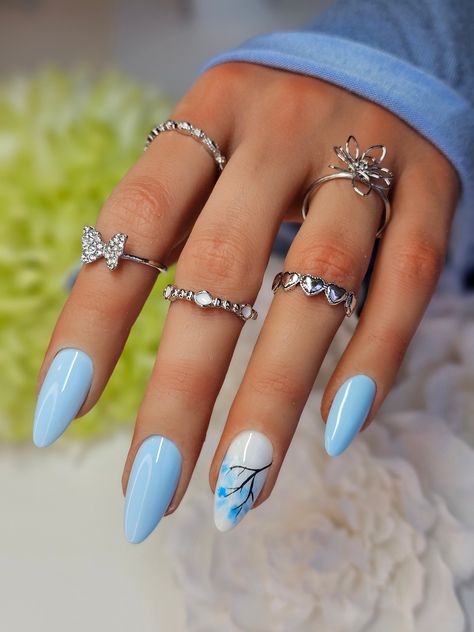 Blue And With Nails, Going Out Nails Ideas, White Blue Nails Design, Light Blue Gel Nails Short, Pastel Blue Nails Design, Ongles Nail Art, Idee Nail Art, Blue Themed Nails, New Nail Art Designs Trends