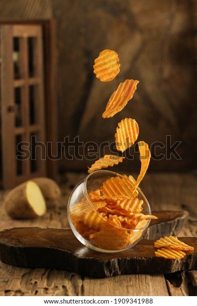 Hd Food Photography, Snack Photography Chips, Food Levitation Photography, Chips Photography Food Styling, Levitating Photography, Indian Food Photography Styling, Floating Food Photography, Flying Food Photography, Food Commercial Photography