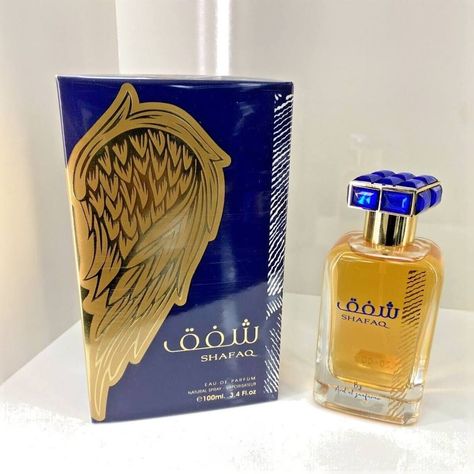 Dubai Perfume, Continue The Story, Scented Body Oils, Ard Al Zaafaran, Perfume Collection Fragrance, Perfume Lover, Woody Notes, Best Fragrances, Floral Notes