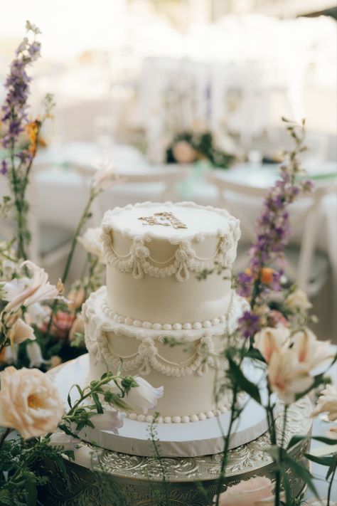 Old Wedding Cakes, Old World Wedding Cake, Rustic Italian Wedding Cake, Wedding Cake Old Money, Old Money Wedding Cake, Wedding Cake Italian, French Wedding Cakes, Rustic Italian Wedding, 2026 Wedding