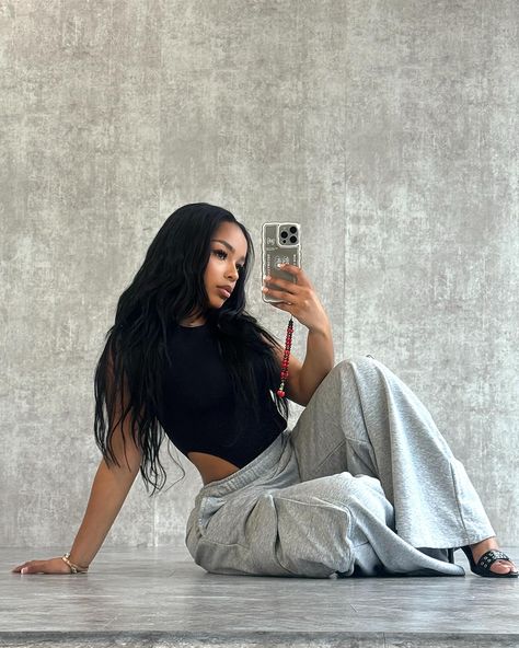 Weekend fit🩶 “Cora Soft Smooth Bodysuit” “Chase You Wide Leg Pants” Casual Ootd, Basketball Clothes, Sweatpants Outfit, Seductive Clothes, School Fits, Boss Lady, Classy Outfits, Leg Pants, Wide Leg Pants