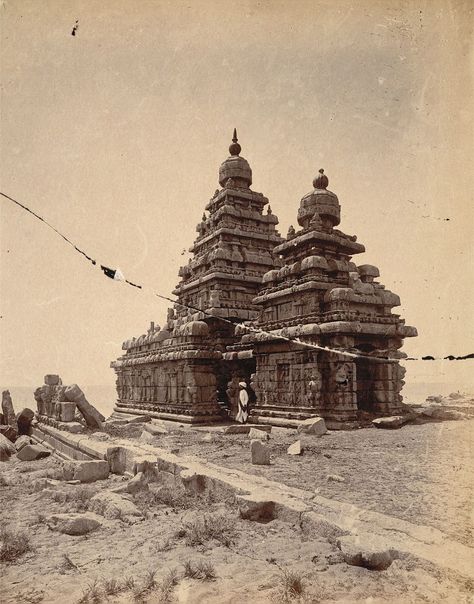 Shore Temple, Indian Photos, Historical India, Ancient History Archaeology, Temple India, Ancient Indian Architecture, Art Charcoal, History Of India, Vintage India