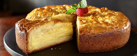 French Custard Butter Cake and because it is made on Almond flour it is Gluten Free. Lots of time involved but doesn't it look delicious? French Butter Cake, French Custard, Cake Land, French Baking, French Butter, French Cake, Butter Cake Recipe, French Desserts, Monkey Bread