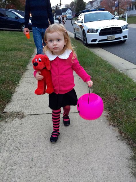 Emily Elizabeth Halloween costume with Clifford The Big Red Dog. The socks are just leg warmers pulled down. The rest is a pink cardigan overtop a long sleeve black DRESS with a white collar attached to it. Clifford Halloween Costume, Clifford And Emily Elizabeth Costume, Emily Elizabeth Costume, Clifford Costume, Clifford Halloween, Paper Bag Princess Costume, Elizabeth Costume, Book Day Activities, I Love To Read Month