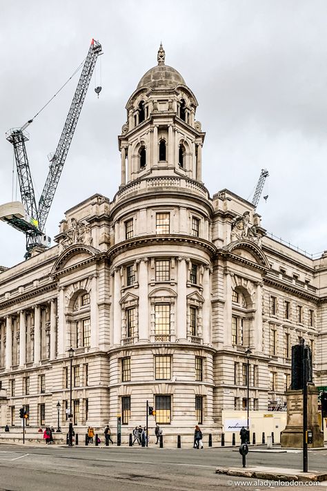 Old London Streets, Harry Potter Walking, London Sites, Europe Buildings, Whitehall London, Edwardian Architecture, Harry Potter London, English Architecture, London Buildings