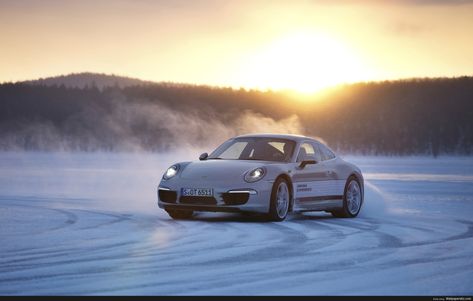 Porshe 911wallpaper, Winter Wallpaper Iphone, Snow Wallpaper Iphone, Porsche Turbo S, Porsche Vintage, Iphone Wallpaper Winter, Kid Friendly Travel Destinations, Hd Phone Wallpapers, Kid Friendly Trips