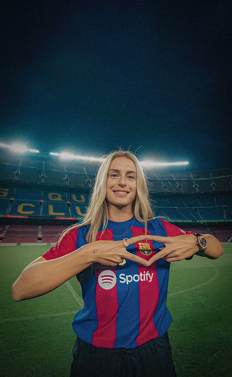 Fc Barcelona Femení, Barcelona Women, Soccer Girlfriend, Fc Barcelona Wallpapers, Barcelona Players, Egyptian Beauty, Pretty Makeup Looks, Barcelona Soccer, Soccer Outfits