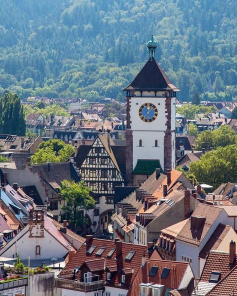 The silhouette of Freiburg im Breisgau is made up of breathtaking architecture. The city occupies a spot in Germany’s beautiful Black Forest region and is perfect for a weekend away once travel picks up. 📍Freiburg im Breisgau, Germany 📸 Andrew Duke, Alamy Breathtaking Architecture, Freiburg Germany, German Cities, Gap Year Travel, German Study, Semester Abroad, Sc Freiburg, 2025 Vision, European Tour