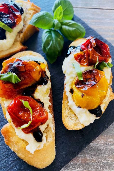 crostini with feta and roasted tomatoes Salmon With Feta, Whipped Feta Cheese, Tomato Crostini, Luncheon Ideas, Crostini Appetizers, Tomato Bread, Mini Appetizers, Dill Sauce, Whipped Feta