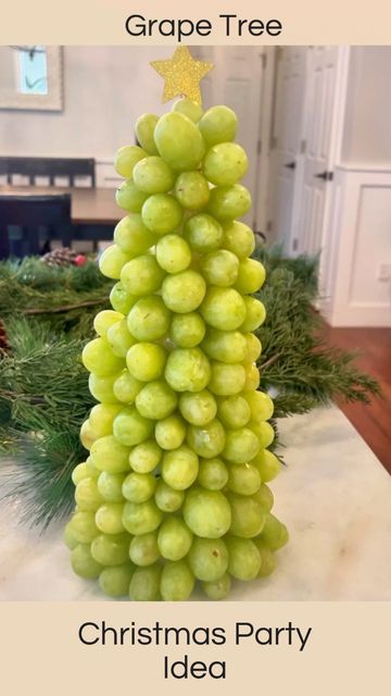 Grape Tree, Edible Centerpieces, Fruit Christmas Tree, Heath Bars, Fun Christmas Party Games, Christmas Homescreen, Christmas Fruit, Christmas Brunch, Christmas Breakfast