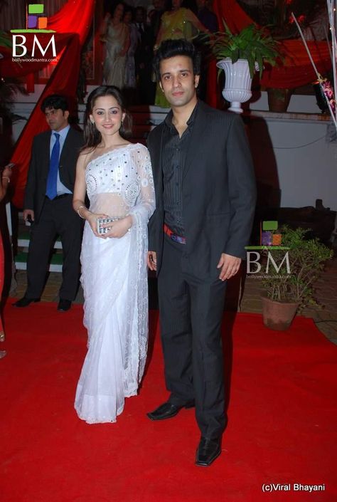 Aamir Ali & Sanjeeda Sheikh Aamir Ali, Sanjeeda Sheikh, Real Life Couple, Couple Dress, Lovely Couple, Star Pictures, Cute Love Songs, Actress Photos, Tv Stars