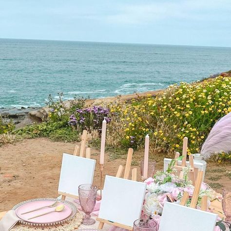 Bridal Shower Ideas Picnic, La Jolla Bachelorette Party, Bachelorette Party Picnic, Picnic Bridal Shower Ideas, Small Bachelorette Party, Picnic Bachelorette Party, Beach Birthday Ideas, Bachelorette Party Ideas Beach, Small Bridal Shower Ideas