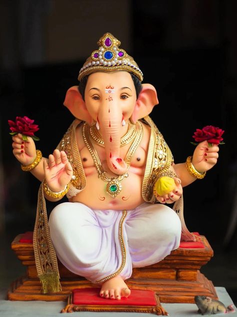 Bal Ganpati, Ganpati Murti Design, Lord Krishna Birthday, Eco Friendly Ganpati Decoration, Ganpati Murti, Ganpati Decoration Theme, Clay Ganesha, Ganpati Songs, Ganesh Ji Images