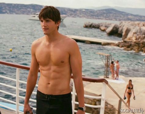 #Killers (2010) Ashton Kutcher Shirtless, Aston Kutcher, Sean Faris, Robert Kardashian, Hugh Laurie, Ashton Kutcher, Celeb Crushes, George Clooney, Brad Pitt