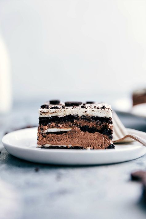 Icebox Cake {With Oreos!} Nutella Icebox Cake, Cake With Oreos, Nutella Cream, Icebox Cake Recipes, Icebox Cake, Ice Box, Oreo Cookies, Nutella, Oreo