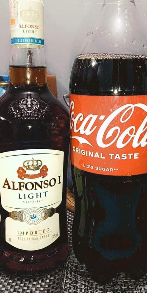 Fake Alcohol Story Instagram, Alfonso Drink, Drunk Prank, Alfonso Coke, Fake Alcohol Story, Liquor Aesthetic, Alcohol Snapchat, Drunk Aesthetic, Alcohol Snapchat Party