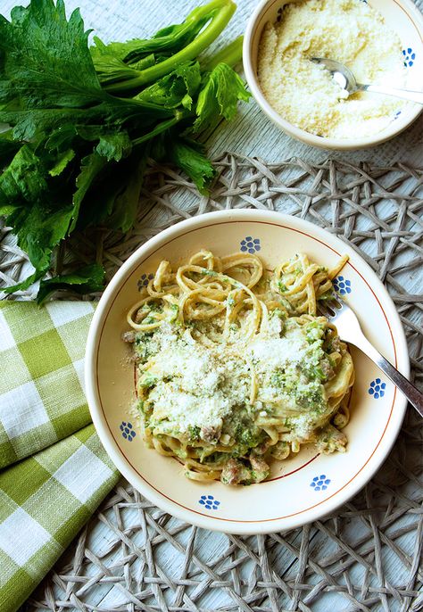 Celery Pasta, Sausage Italian, Autumn Food, Creamy Pasta Dishes, Pasta Pasta, Drying Pasta, Sausage Pasta, Pasta Noodles, Pesto Sauce