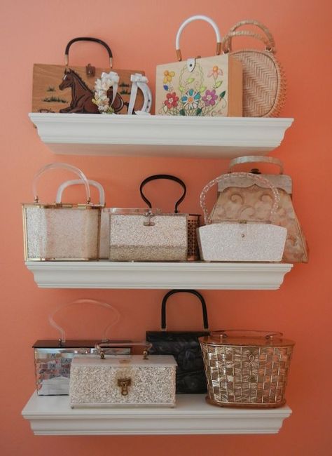 Are your handbags cluttering up your entryway? Here are 11 easy--and budget-friendly--handbag storage solutions. Purse Display, How To Organize Your Closet, Handbag Display, Purse Storage, Handbag Storage, Diy Wallet, Vanity Room, Purse Organization, Vintage Purses