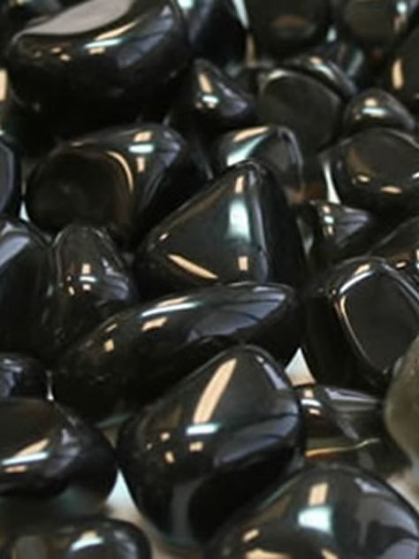 Obsidian Astethic, Black Agate Beads With Natural Stones, Artisan Agate Natural Stones, Crystals Black Obsidian, Agate Meaning, Goblincore Aesthetic, Black Agate Stone, Agate Rocks, Crystal Healing Stones