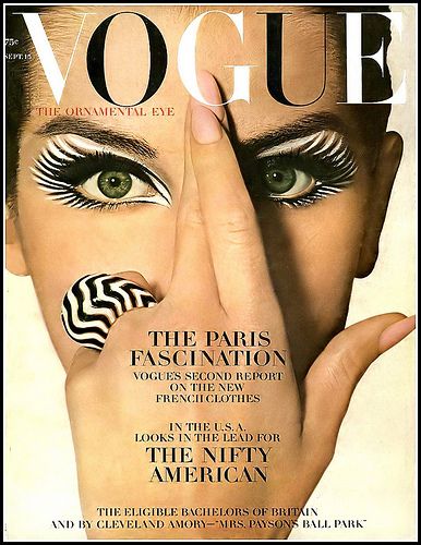 Veronica Hamel wears the ornamental zebra-eye designed by Pablo of Elizabeth Arden, black and white enamel on gold domed ring by David Webb, cover photo by Penn, Vogue US, Sept. 15, 1964 Veronica Hamel, Madonna Vogue, Vintage Vogue Covers, Editorial Vogue, Madame Gres, Jean Shrimpton, Irving Penn, Vogue Vintage, Vogue Editorial