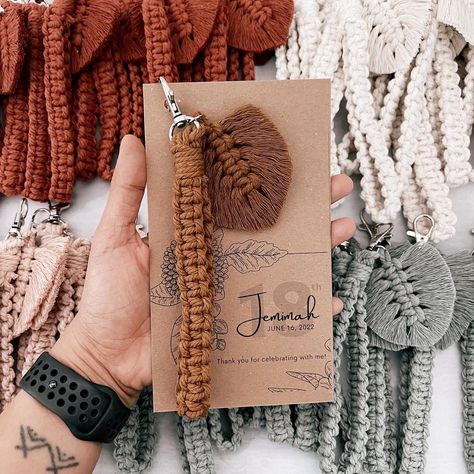 Handmade by Junesse Jani on Instagram: “Macrame Charms + Wristlet + Keychain for Jemimah’s 18th Birthday 🤎🪶 #macrame #macramé #macramelove #macramemakers #macrameartist…” Macrame Hair Clips, Macrame Souvenir, Makramee Keychain, Macrame Headband, Craft Fair Booth Display, Simpul Makrame, Macrame Wall Hanger, Convention Gifts, Craft Fairs Booth