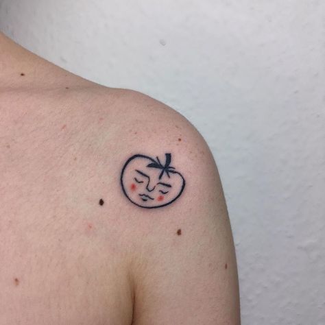 handpoke tattoos on Instagram: “peaceful little tomato for my sweet friend Max 🍅 . . . #stickandpoke #handpoke #tattoo #qttr #berlintattoo #contemporarytattooing” Heirloom Tomato Tattoo, Tomato Tattoo, Handpoke Tattoo, Hand Poke, Stick And Poke, Piercing Tattoo, Tattoo Inspo, Body Mods, Tiny Tattoos