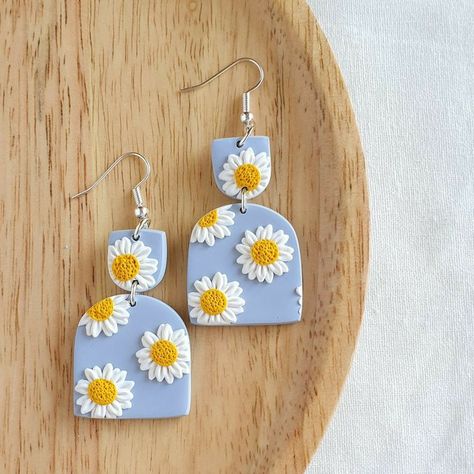 Polymer Clay Flower Jewelry, Diy Earrings Polymer Clay, Polymer Clay Jewelry Tutorials, Handmade Clay Jewelry, Polymer Clay Diy, Polymer Clay Jewelry Diy, Cute Polymer Clay, Clay Ornaments, Clay Jewelry Diy