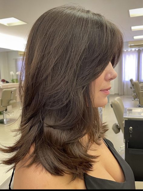 Hair Dyed, Layered Haircuts For Medium Hair, Bangs With Medium Hair, Hairstyles For Layered Hair, Hair Stylies, Haircuts For Medium Hair, Haircuts Straight Hair, Long Layered Hair, Hairstyles For Long Hair