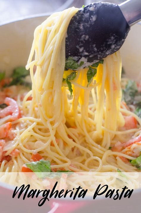 Margherita Pasta Margarita Pasta, Margherita Pasta, Pasta Food Recipes, Resep Pasta, Pasta Sides, Pasta Food, Vegetarian Pasta, Healthy Pasta Recipes, Healthy Pastas