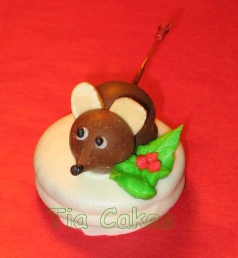 Chocolate covered cherry mice. This is one of the cuter versions out there. The ones with red eyes creep me out. Christmas Party At Work, Chocolate Dipped Cherries, Cherry Cookies Recipes, Kids Foods, Oreo Cookies Dipped, Christmas Mice, Holiday Kids, Dipped Cookies, Chocolate Covered Cherries