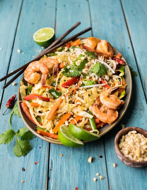 Cabbage Noodle Pad Thai Cabbage And Noodles, Pad Thai Noodles, Pad Thai Recipe, Asian Inspired Recipes, How To Cook Shrimp, Dinner Tonight, Pad Thai, Seafood Recipes, Asian Recipes