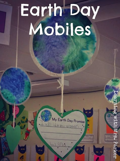 Earth Day Mobiles - Freebie - Learning With Mrs. Parker April Activities, Earth Week, Earth Day Projects, Spring Kindergarten, Spring School, Earth Day Crafts, Earth Day Activities, Kindergarten Science, E Mc2