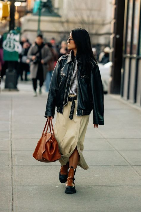 Fall Style Inspiration, Minimalist Wardrobe Essentials, New York Street Style, New York Fashion Week Street Style, Nyfw Street Style, Style 2023, Looks Street Style, The Best Street Style, Women Street