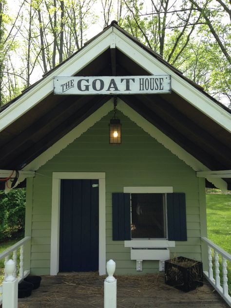 Goat house Cute Goat House Ideas, Inside Goat House, Cute Goat Shed, Chicken Coop And Goat House, Goat Home, Cottage Goat House, Goat Village, Pallets For Goats, Goat House Sign