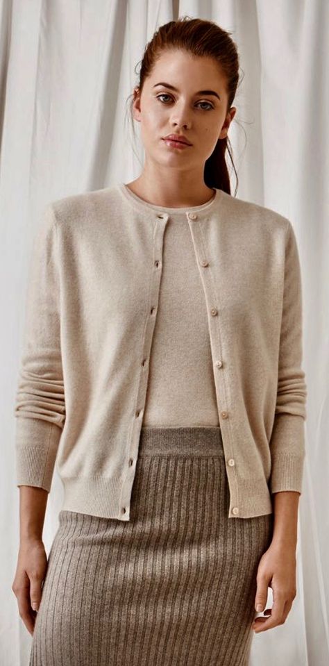 Twinset Outfit, Twin Sweater, Twin Set Sweater, Fake Marriage, Sweater Cardigan Outfit, Outfit Cardigan, Cardigan Outfit, Classic Style Outfits, Twin Outfits